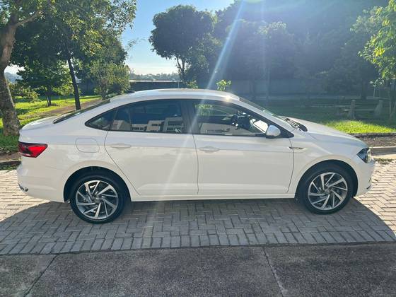 VOLKSWAGEN VIRTUS 1.0 200 TSI HIGHLINE AUTOMÁTICO